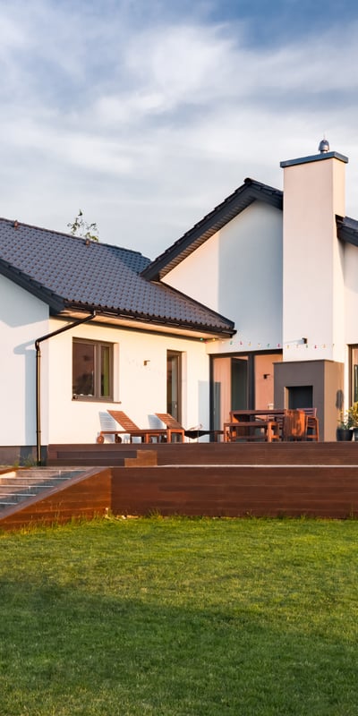 Hausdach mit einer Photovoltaik-Anlage