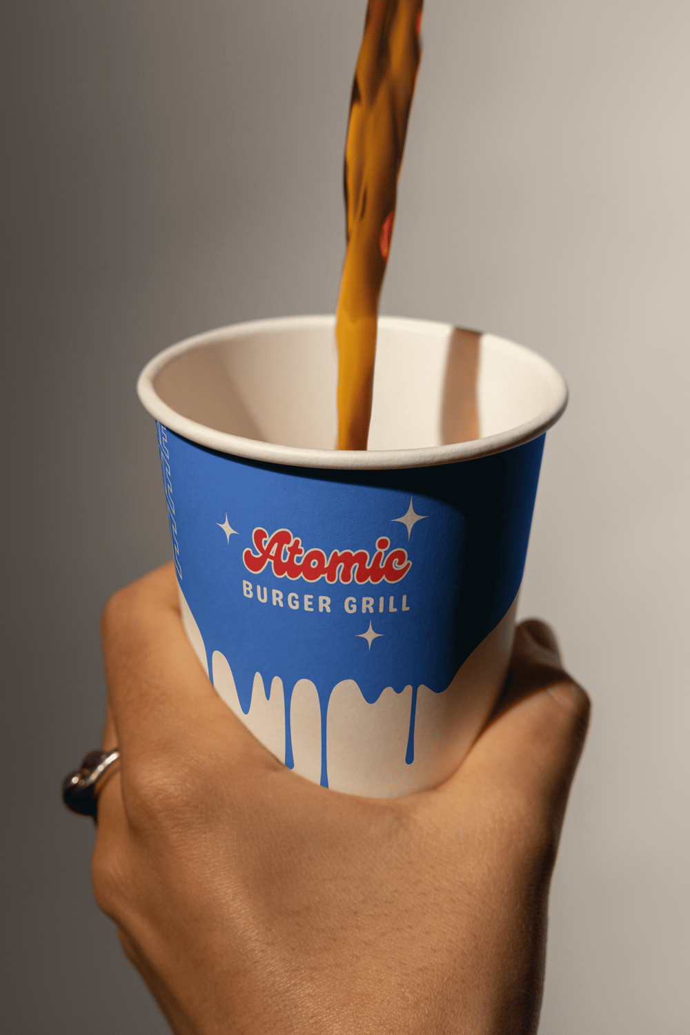 Gebrandeter Pappbecher