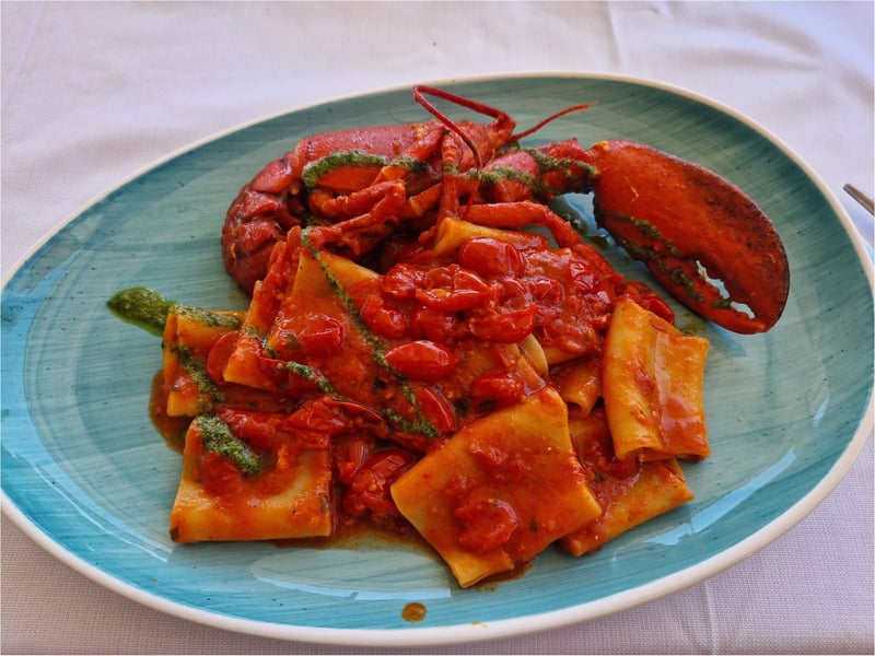 Ravioli und Hummer mit italienischem Ambiente